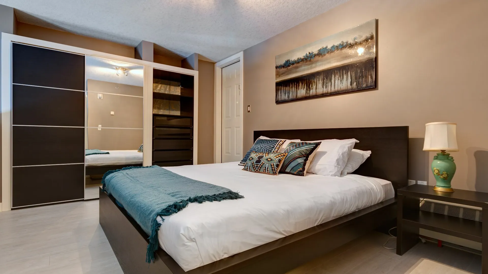 Suite Digs Paradyme Calgary