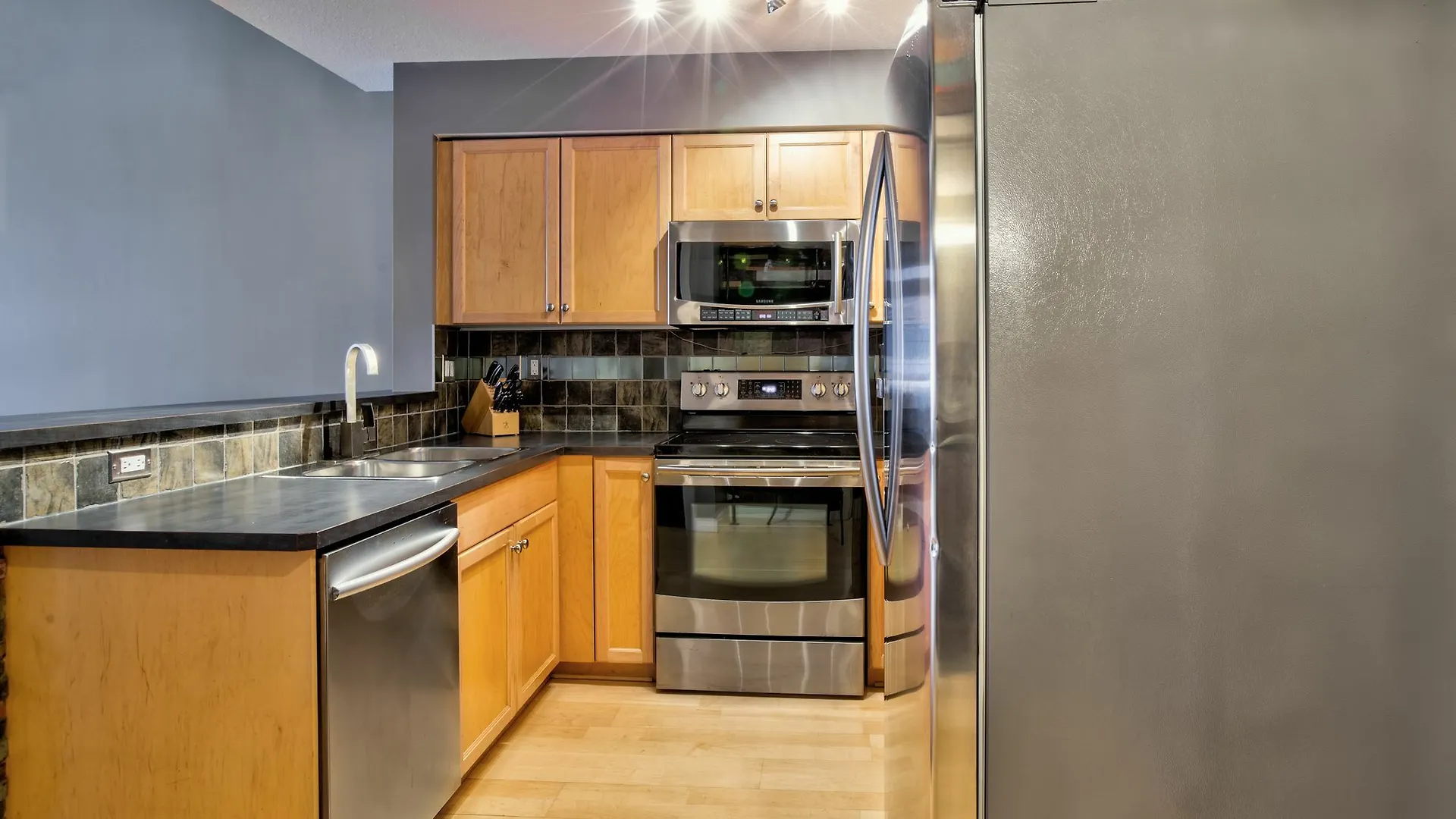 Suite Digs Paradyme Calgary Apartment